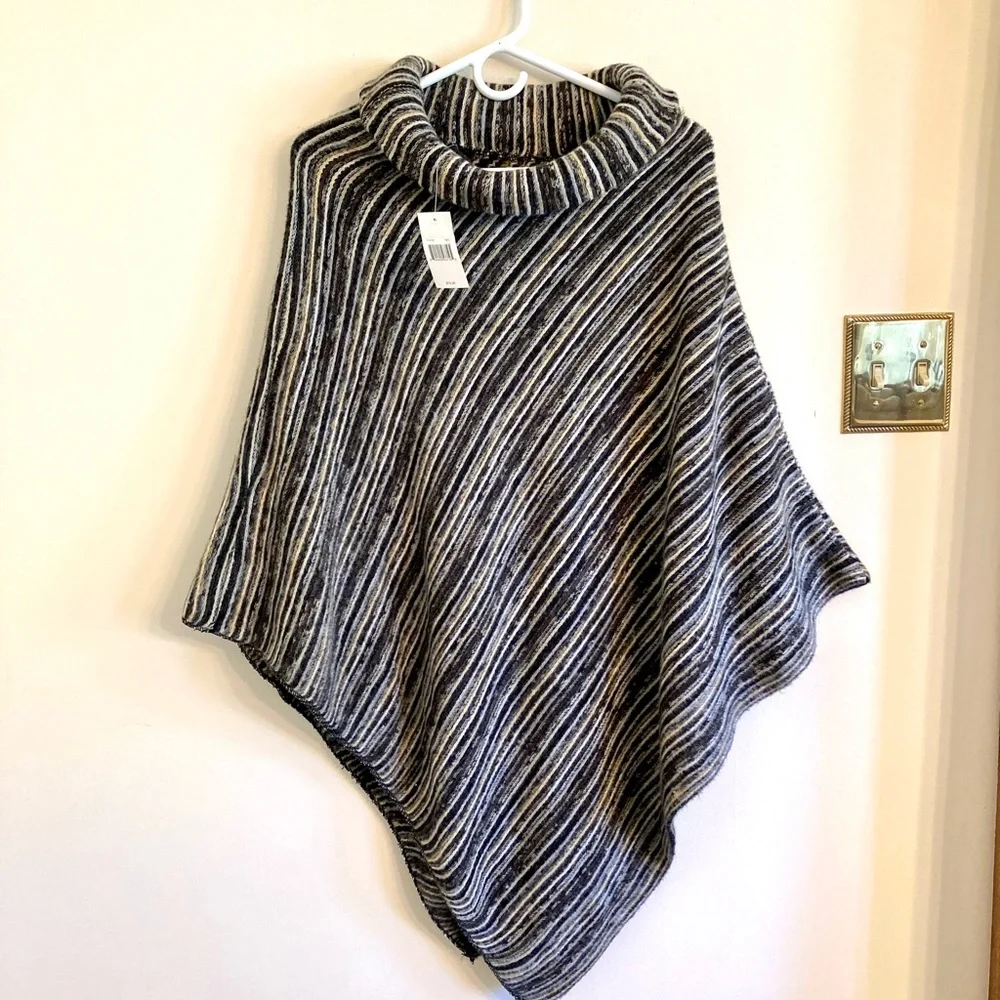 NWT Cejon Poncho - Picture 8 of 8
